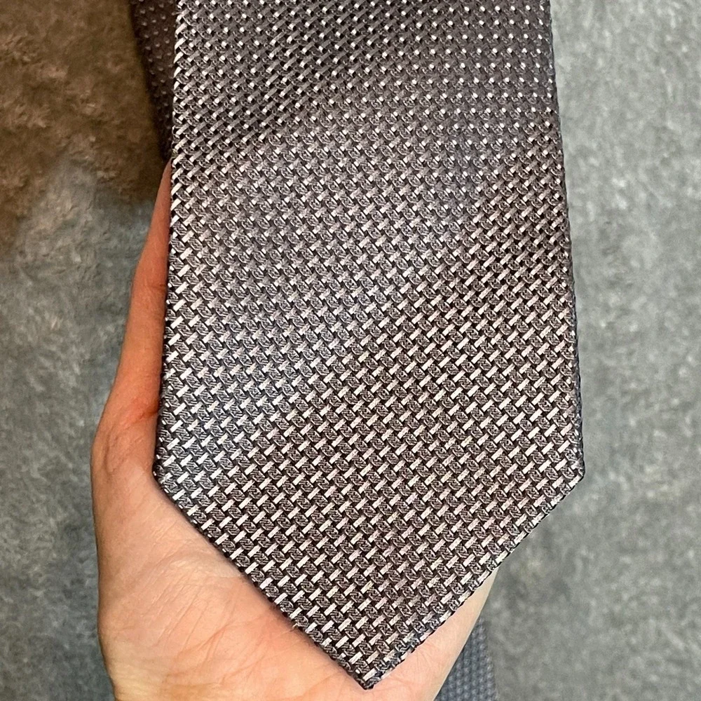 Brooks Brothers Mens 346 Pure Silk Tie Geometric Neutral Gray